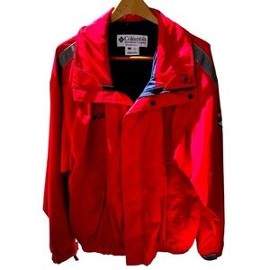 Columbia Sportswear Company, Men’s Size Large, So many places to wear this acti